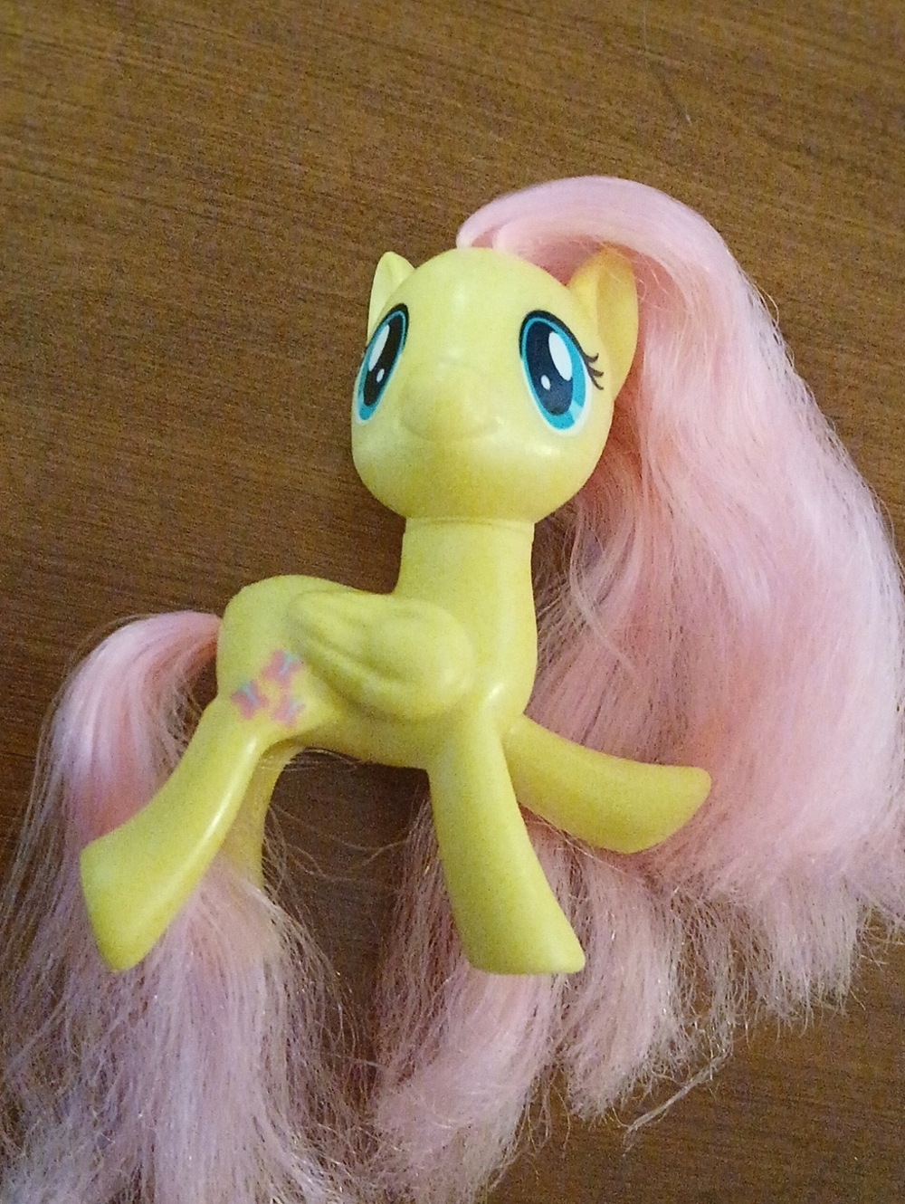 Hasbo My Little Pony Fluttershy Yellow Pink Hair Plastic Figurine 4 in